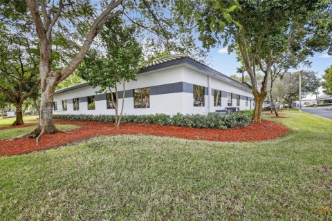 Commercial property in Sunrise, Florida № 2009093 - photo 27