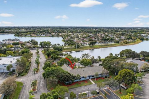 Commercial property in Sunrise, Florida № 2009093 - photo 2