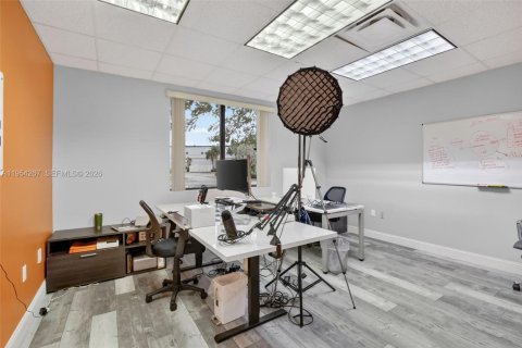Commercial property in Sunrise, Florida № 2009093 - photo 10