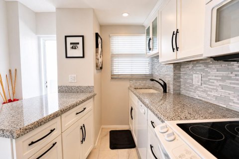 Condominio en venta en Pompano Beach, Florida, 2 dormitorios, 74.32 m2 № 2341008 - foto 10