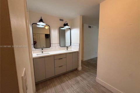 Condominio en alquiler en Cutler Bay, Florida, 2 dormitorios, 110.65 m2 № 2048715 - foto 12