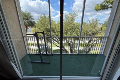 Condominio en alquiler en Cutler Bay, Florida, 2 dormitorios, 110.65 m2 № 2048715 - foto 16