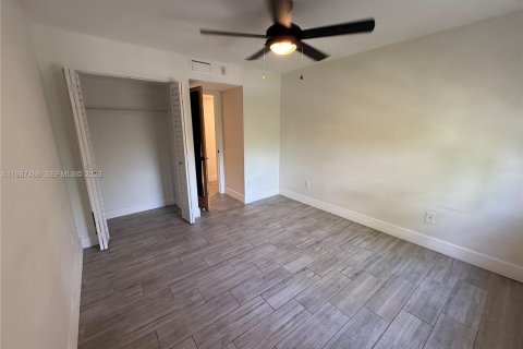 Condominio en alquiler en Cutler Bay, Florida, 2 dormitorios, 110.65 m2 № 2048715 - foto 6