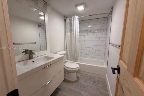 Condominio en alquiler en Cutler Bay, Florida, 2 dormitorios, 110.65 m2 № 2048715 - foto 7