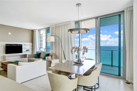Condo in Hollywood, Florida, 3 bedrooms  № 1959177 - photo 4