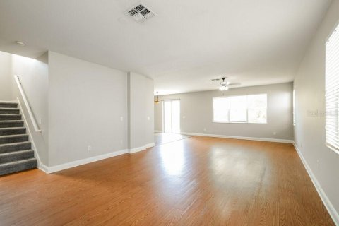House in Land O' Lakes, Florida 3 bedrooms, 211.17 sq.m. № 2100546 - photo 5