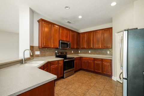 House in Land O' Lakes, Florida 3 bedrooms, 211.17 sq.m. № 2100546 - photo 8