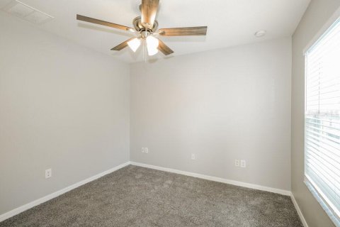 House in Land O' Lakes, Florida 3 bedrooms, 211.17 sq.m. № 2100546 - photo 13