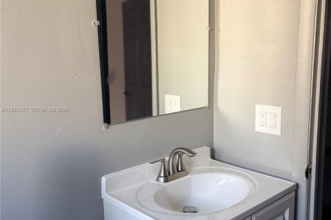 Снять в аренду виллу или дом в Дания-Бич, Флорида 3 спальни, 102.19м2, № 1991197 - фото 16