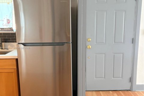 Снять в аренду виллу или дом в Дания-Бич, Флорида 3 спальни, 102.19м2, № 1991197 - фото 25