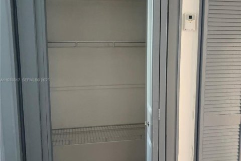 Снять в аренду виллу или дом в Дания-Бич, Флорида 3 спальни, 102.19м2, № 1991197 - фото 14