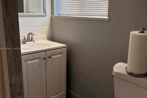 Снять в аренду виллу или дом в Дания-Бич, Флорида 3 спальни, 102.19м2, № 1991197 - фото 10