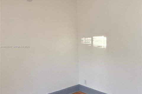 Снять в аренду виллу или дом в Дания-Бич, Флорида 3 спальни, 102.19м2, № 1991197 - фото 9