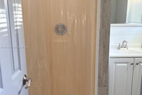 Снять в аренду виллу или дом в Дания-Бич, Флорида 3 спальни, 102.19м2, № 1991197 - фото 7