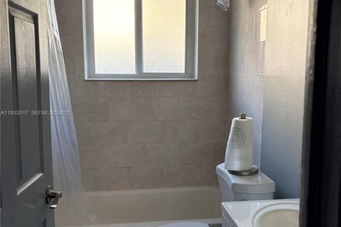 Снять в аренду виллу или дом в Дания-Бич, Флорида 3 спальни, 102.19м2, № 1991197 - фото 15