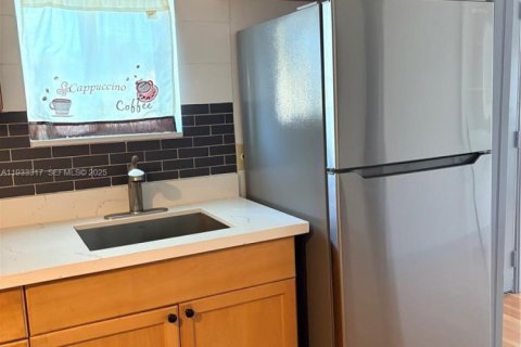 Снять в аренду виллу или дом в Дания-Бич, Флорида 3 спальни, 102.19м2, № 1991197 - фото 26