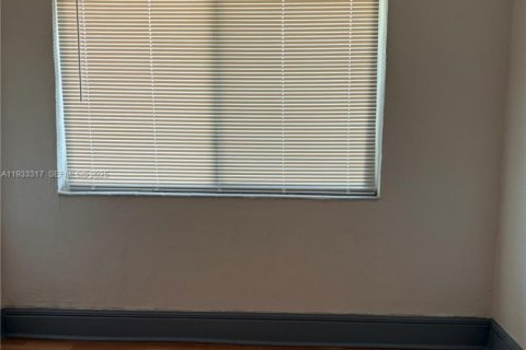 Снять в аренду виллу или дом в Дания-Бич, Флорида 3 спальни, 102.19м2, № 1991197 - фото 18