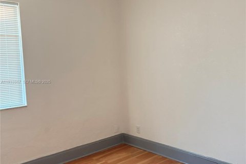 Снять в аренду виллу или дом в Дания-Бич, Флорида 3 спальни, 102.19м2, № 1991197 - фото 8