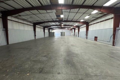Propiedad comercial en alquiler en Brooksville, Florida, 780.38 m2 № 2210846 - foto 4