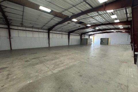 Propiedad comercial en alquiler en Brooksville, Florida, 780.38 m2 № 2210846 - foto 7