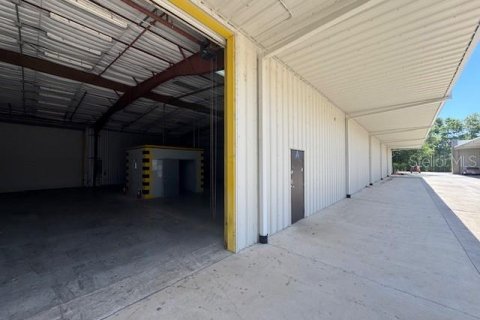 Propiedad comercial en alquiler en Brooksville, Florida, 780.38 m2 № 2210846 - foto 2
