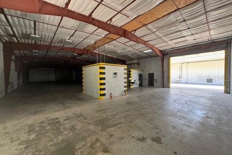Propiedad comercial en alquiler en Brooksville, Florida, 780.38 m2 № 2210846 - foto 9