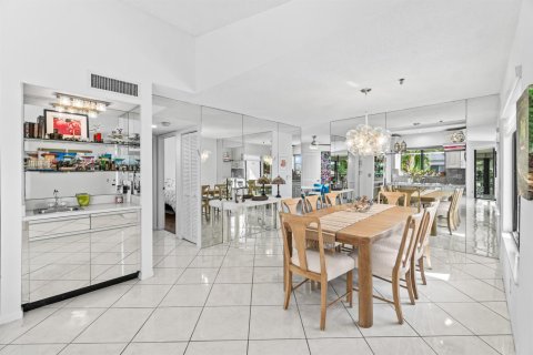 Condo in Delray Beach, Florida, 2 bedrooms  № 2251491 - photo 7
