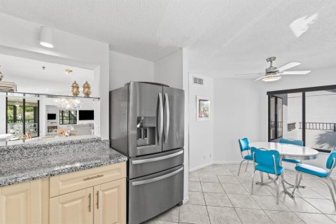 Condo in Delray Beach, Florida, 2 bedrooms  № 2251491 - photo 12