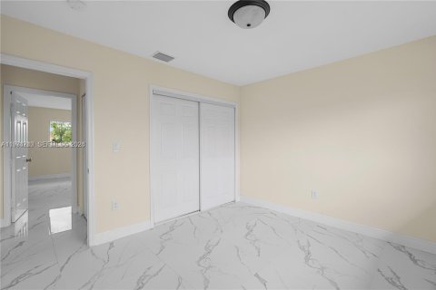 Снять в аренду виллу или дом в Майами, Флорида 4 спальни, 151.15м2, № 2046601 - фото 15