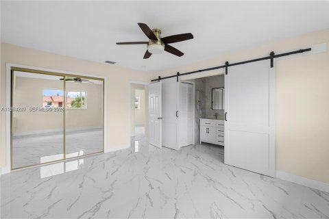 Снять в аренду виллу или дом в Майами, Флорида 4 спальни, 151.15м2, № 2046601 - фото 10