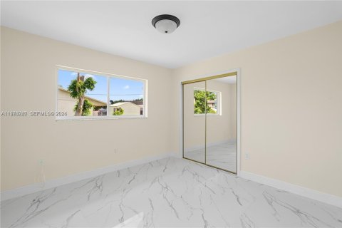 Снять в аренду виллу или дом в Майами, Флорида 4 спальни, 151.15м2, № 2046601 - фото 16