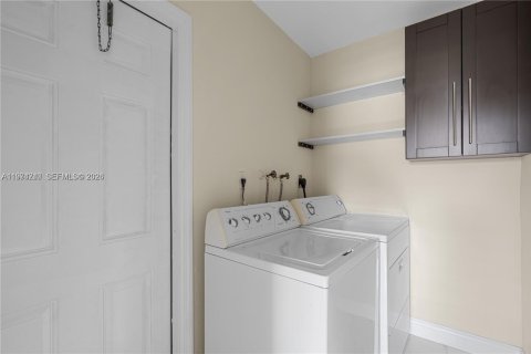 Снять в аренду виллу или дом в Майами, Флорида 4 спальни, 151.15м2, № 2046601 - фото 18