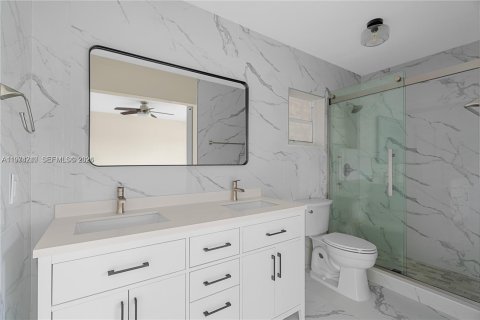 Снять в аренду виллу или дом в Майами, Флорида 4 спальни, 151.15м2, № 2046601 - фото 9