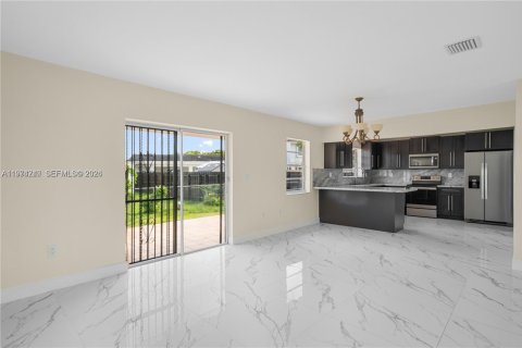 Снять в аренду виллу или дом в Майами, Флорида 4 спальни, 151.15м2, № 2046601 - фото 7