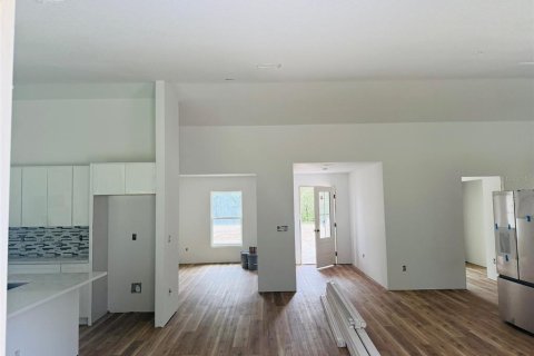 Villa ou maison à vendre à Weeki Wachee, Floride: 4 chambres, 194.44 m2 № 1810963 - photo 4