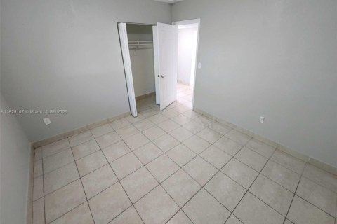 House in Miami Gardens, Florida 4 bedrooms, 131.83 sq.m. № 1802760 - photo 11