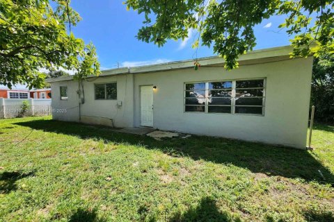 House in Miami Gardens, Florida 4 bedrooms, 131.83 sq.m. № 1802760 - photo 20