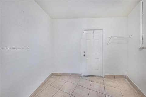 House in Miami Gardens, Florida 4 bedrooms, 131.83 sq.m. № 1802760 - photo 27