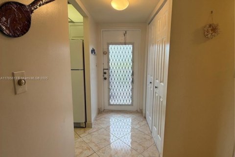 Condo in Sunrise, Florida, 1 bedroom  № 1736184 - photo 14