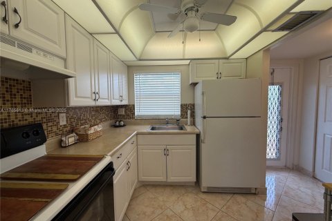 Condo in Sunrise, Florida, 1 bedroom  № 1736184 - photo 1