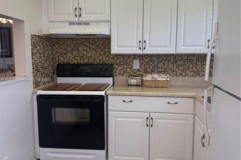 Condo in Sunrise, Florida, 1 bedroom  № 1736184 - photo 5