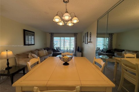 Condo in Sunrise, Florida, 1 bedroom  № 1736184 - photo 15