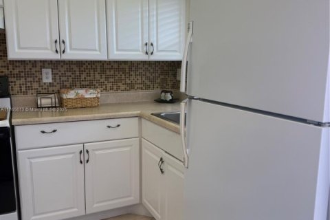 Condo in Sunrise, Florida, 1 bedroom  № 1736184 - photo 7