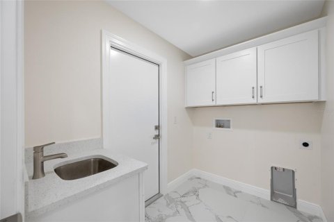 Villa ou maison à vendre à Weeki Wachee, Floride: 4 chambres, 191.47 m2 № 2412629 - photo 20