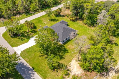 Villa ou maison à vendre à Weeki Wachee, Floride: 4 chambres, 191.47 m2 № 2412629 - photo 4