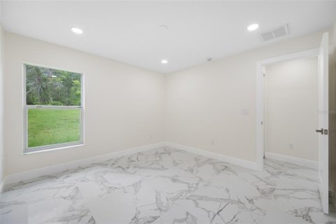 Villa ou maison à vendre à Weeki Wachee, Floride: 4 chambres, 191.47 m2 № 2412629 - photo 14