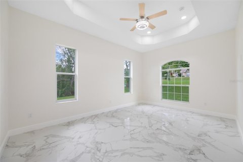 Villa ou maison à vendre à Weeki Wachee, Floride: 4 chambres, 191.47 m2 № 2412629 - photo 11