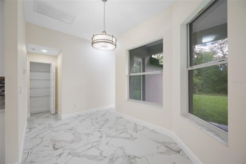 Villa ou maison à vendre à Weeki Wachee, Floride: 4 chambres, 191.47 m2 № 2412629 - photo 10