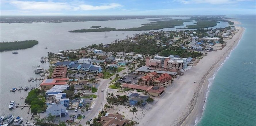 Propiedad comercial en Englewood, Florida 1675.49 m2 № 1847827