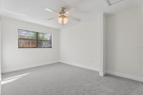 House in Altamonte Springs, Florida 4 bedrooms, 171.78 sq.m. № 2305954 - photo 23